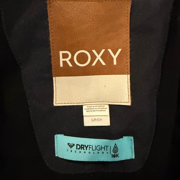 Roxy Black Ski Jacket with Faux Fur Hood - Picture 5 of 10